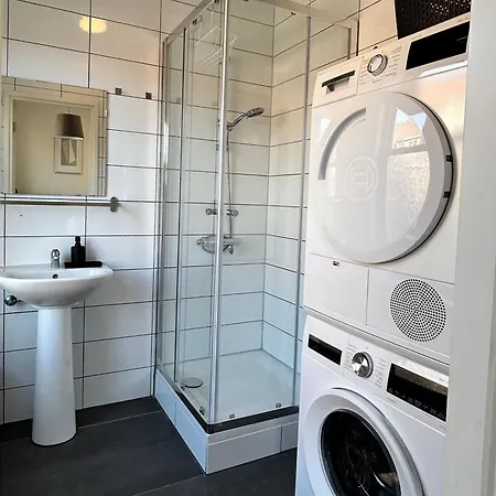 Intimate Independent Apartment, Centre