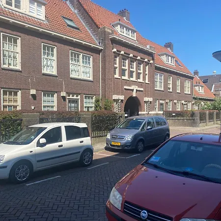 Daire Intimate Independent Apartment, Centre Dordrecht